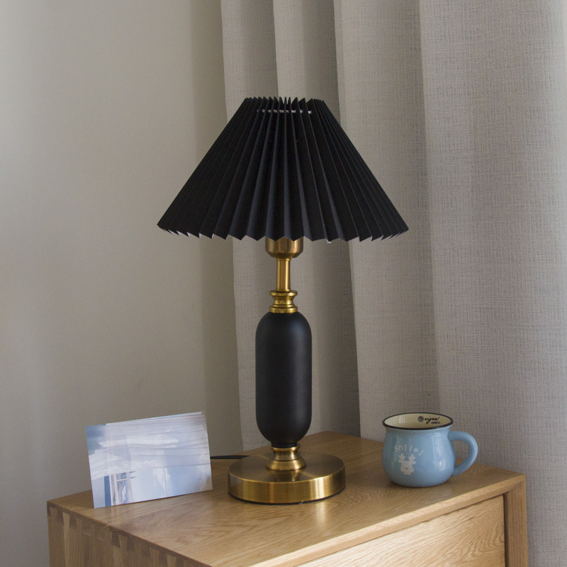Vintage Fashion Eu - Vintage Home Fashion sypialnia lampa stołowa